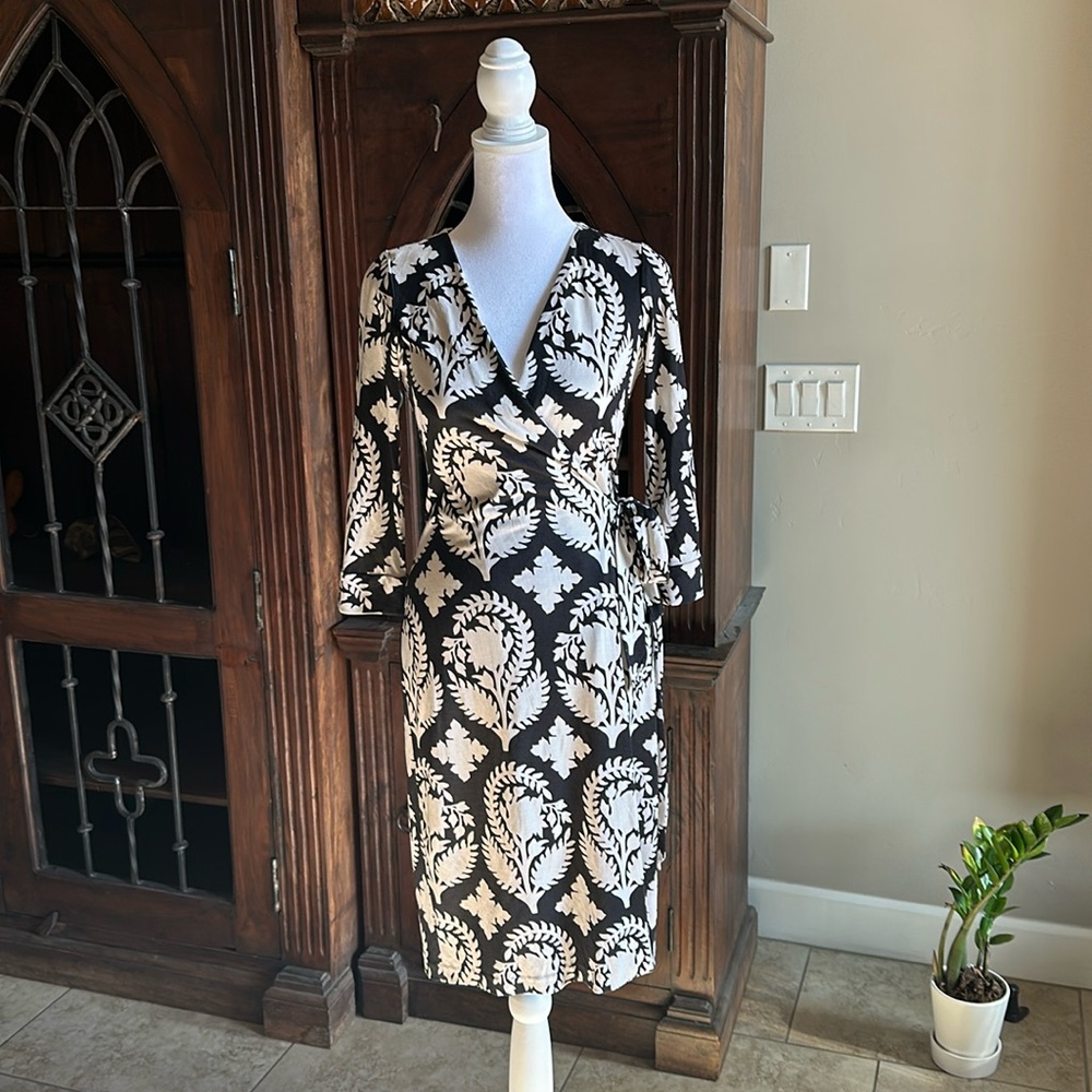 EUC Preloved Diane von Furstenberg Size 0